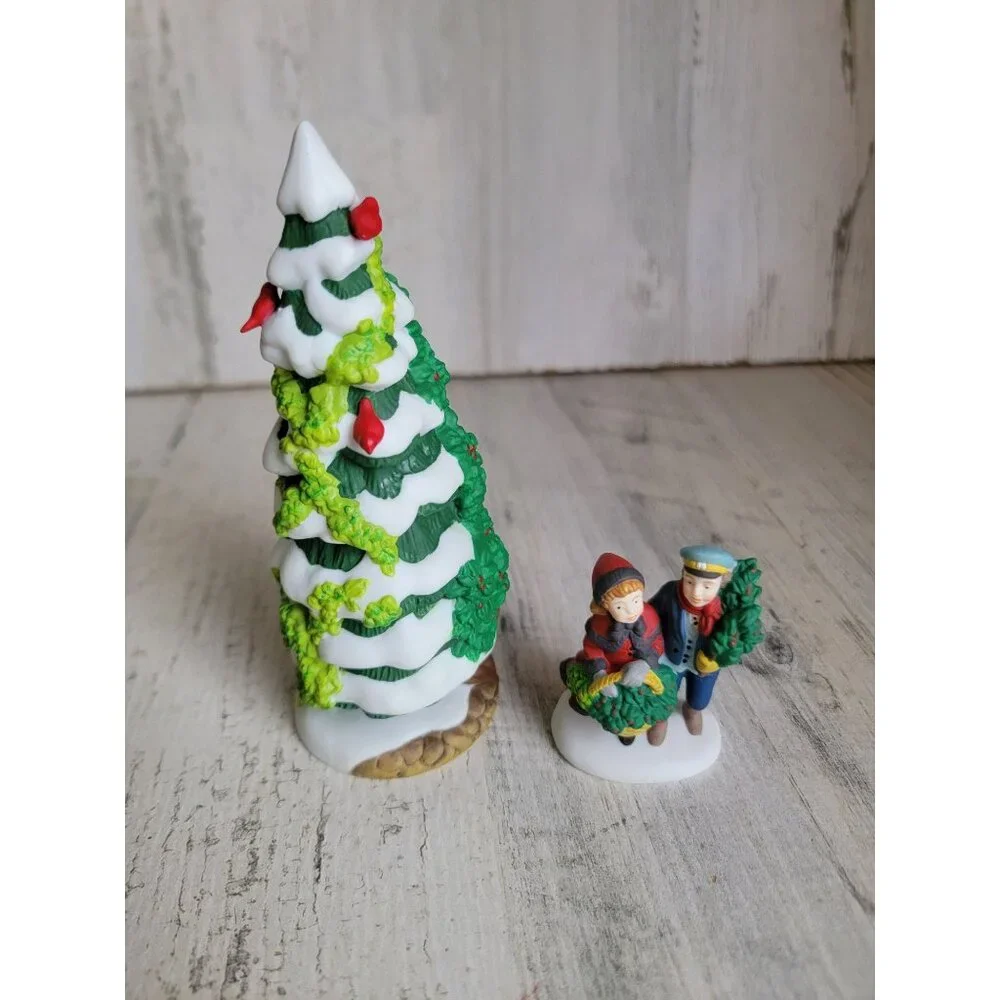 Dept‎ 56 56100 The holly and the Ivy village accessory